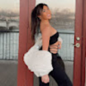 Meet your Posher, Cindy